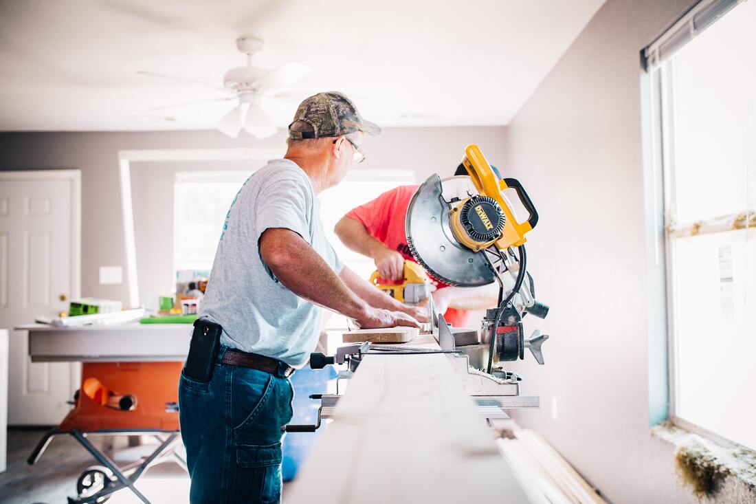bathroom-fitter-working-on-a-kitchen-in-nottingham Bathroom fitter working on a Kitchen in Nottingham